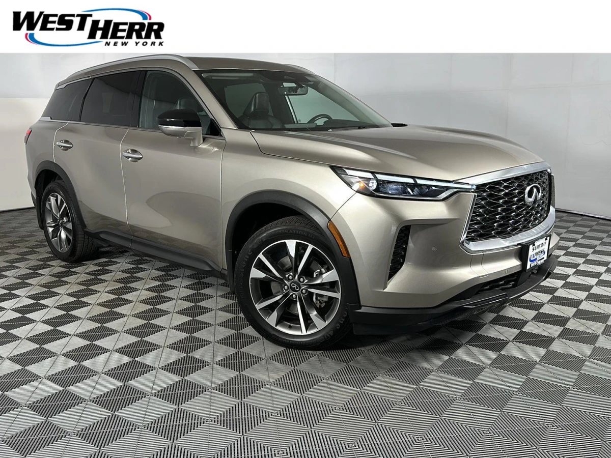 Pre-Owned 2023 INFINITI QX60 LUXE