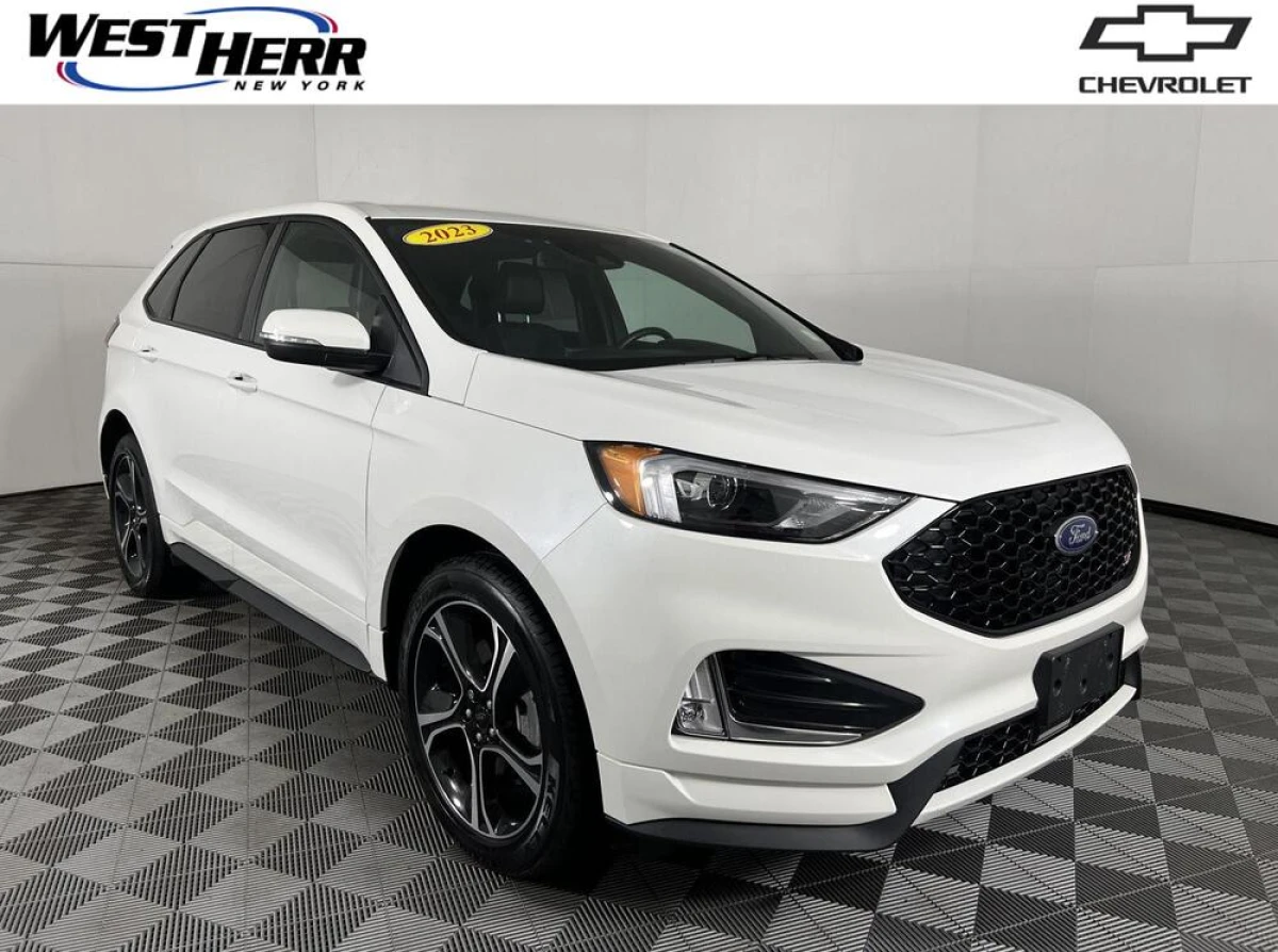 Pre-Owned 2023 Ford Edge ST