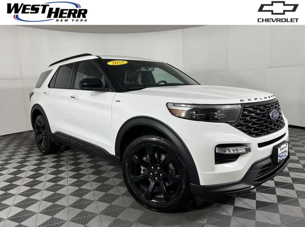 Pre-Owned 2023 Ford Explorer ST-Line
