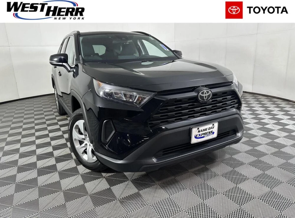 Pre-Owned 2021 Toyota RAV4 LE