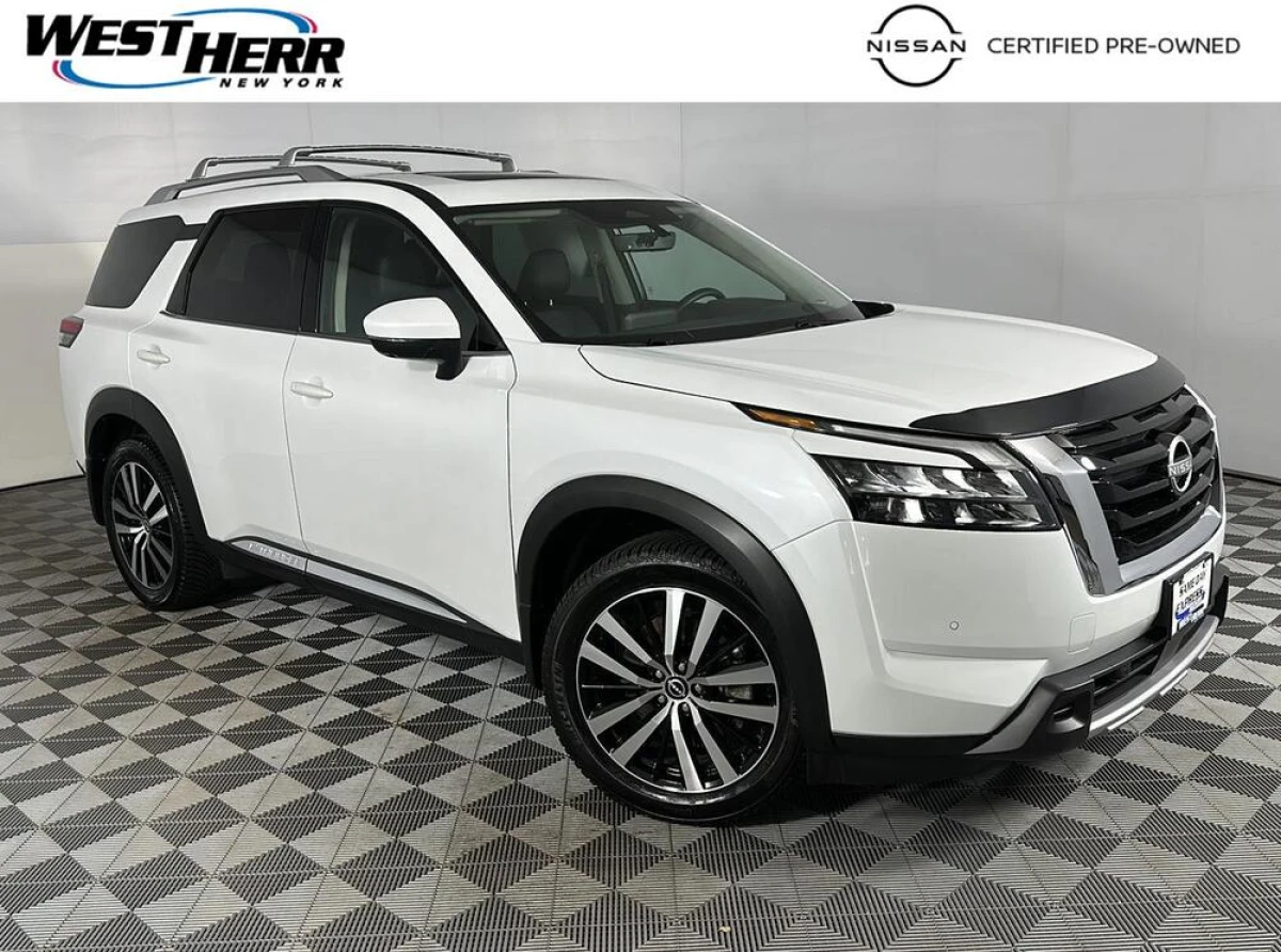 Certified Pre-Owned 2025 Nissan Pathfinder Platinum