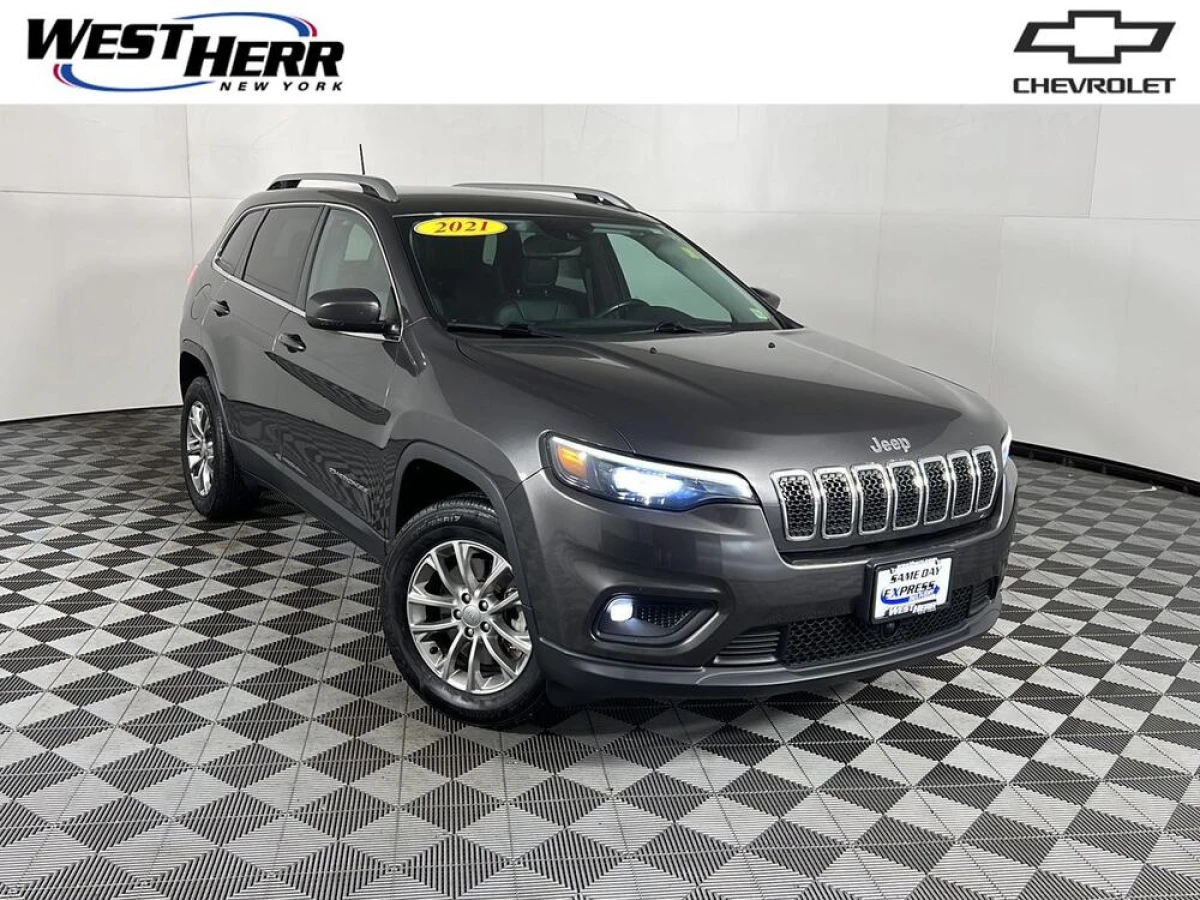 Pre-Owned 2021 Jeep Cherokee Latitude plus