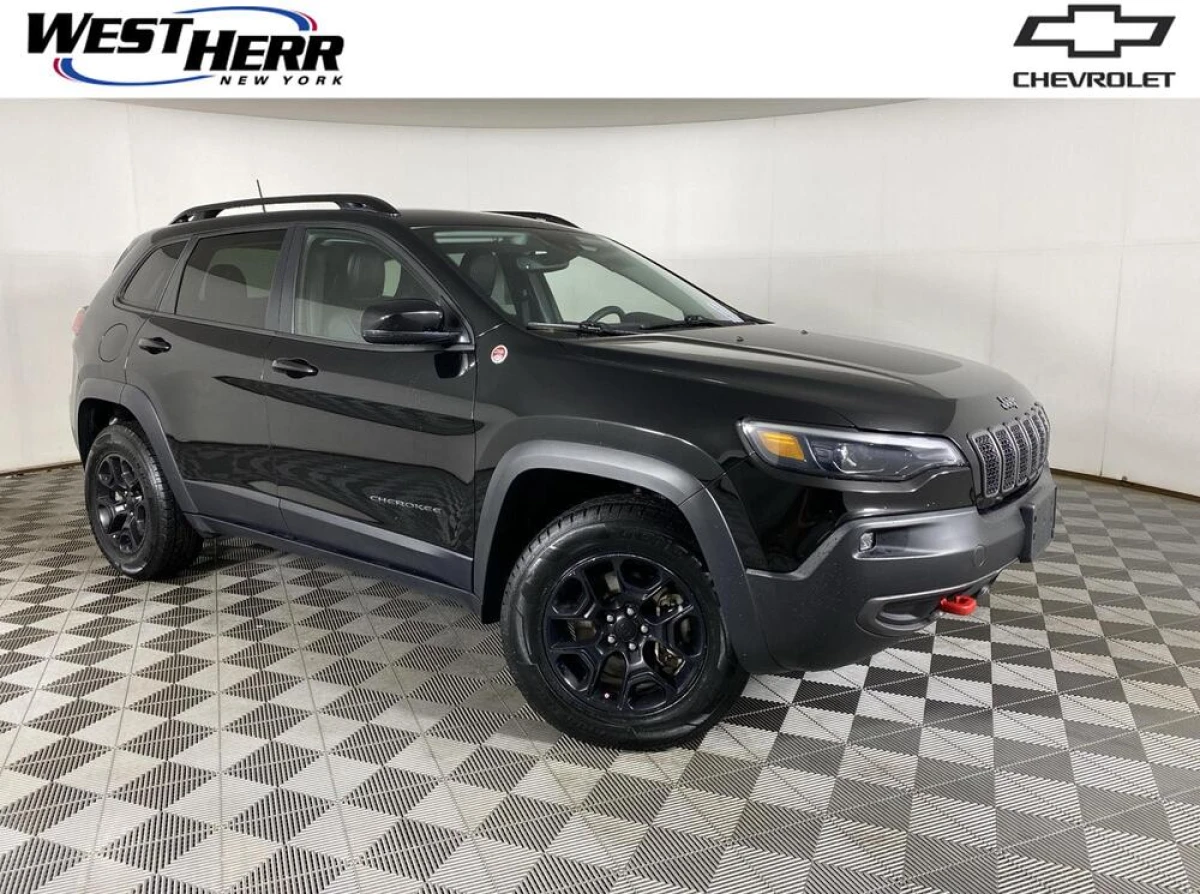 Pre-Owned 2022 Jeep Cherokee Trailhawk