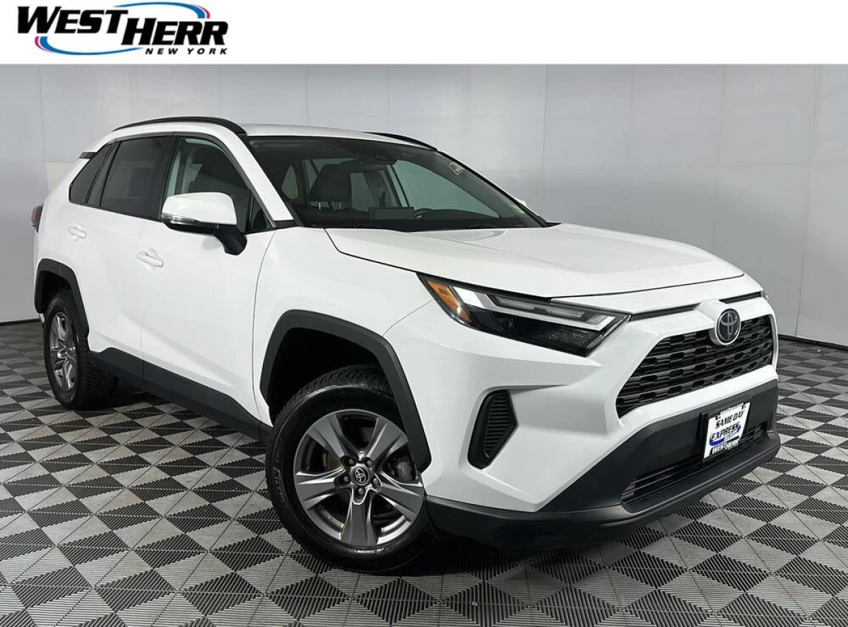 Pre-Owned 2022 Toyota RAV4 XLE