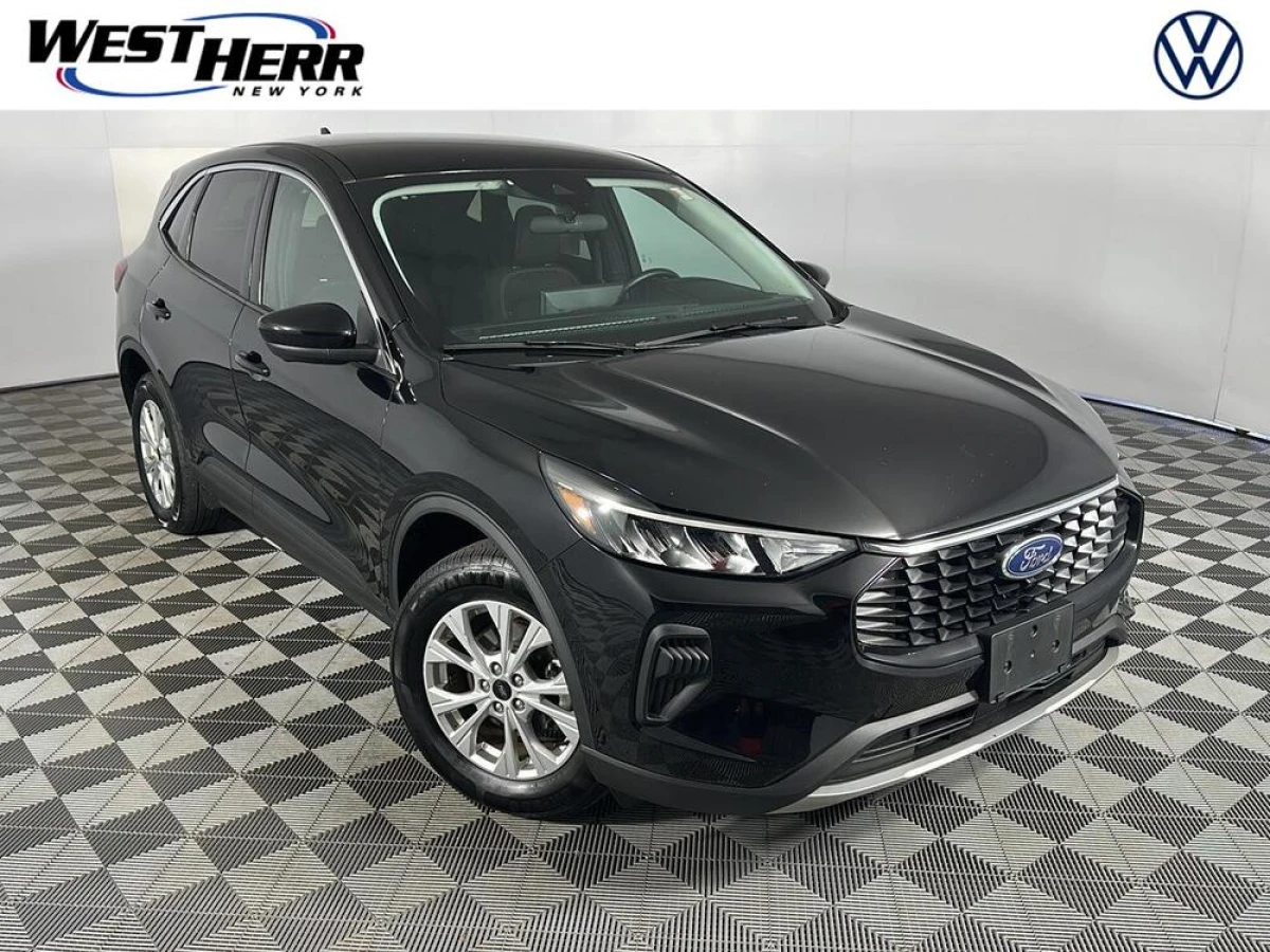 Pre-Owned 2023 Ford Escape Active