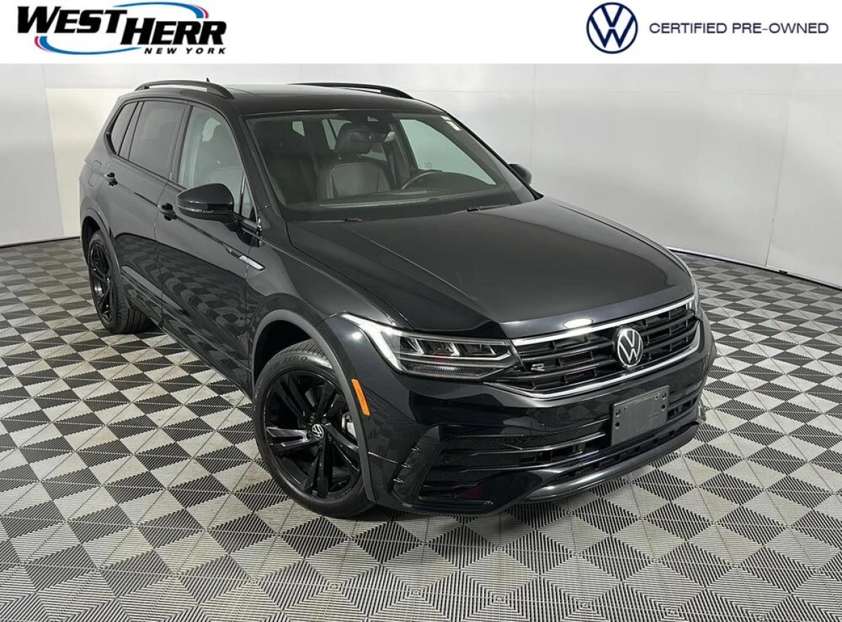 Certified Pre-Owned 2023 Volkswagen Tiguan SE R-Line Black