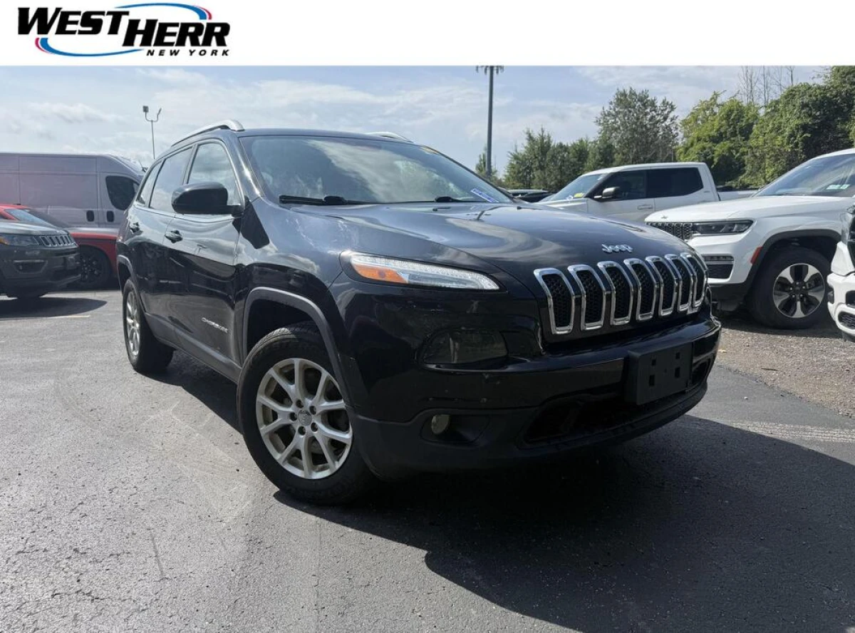 Pre-Owned 2018 Jeep Cherokee Latitude Plus
