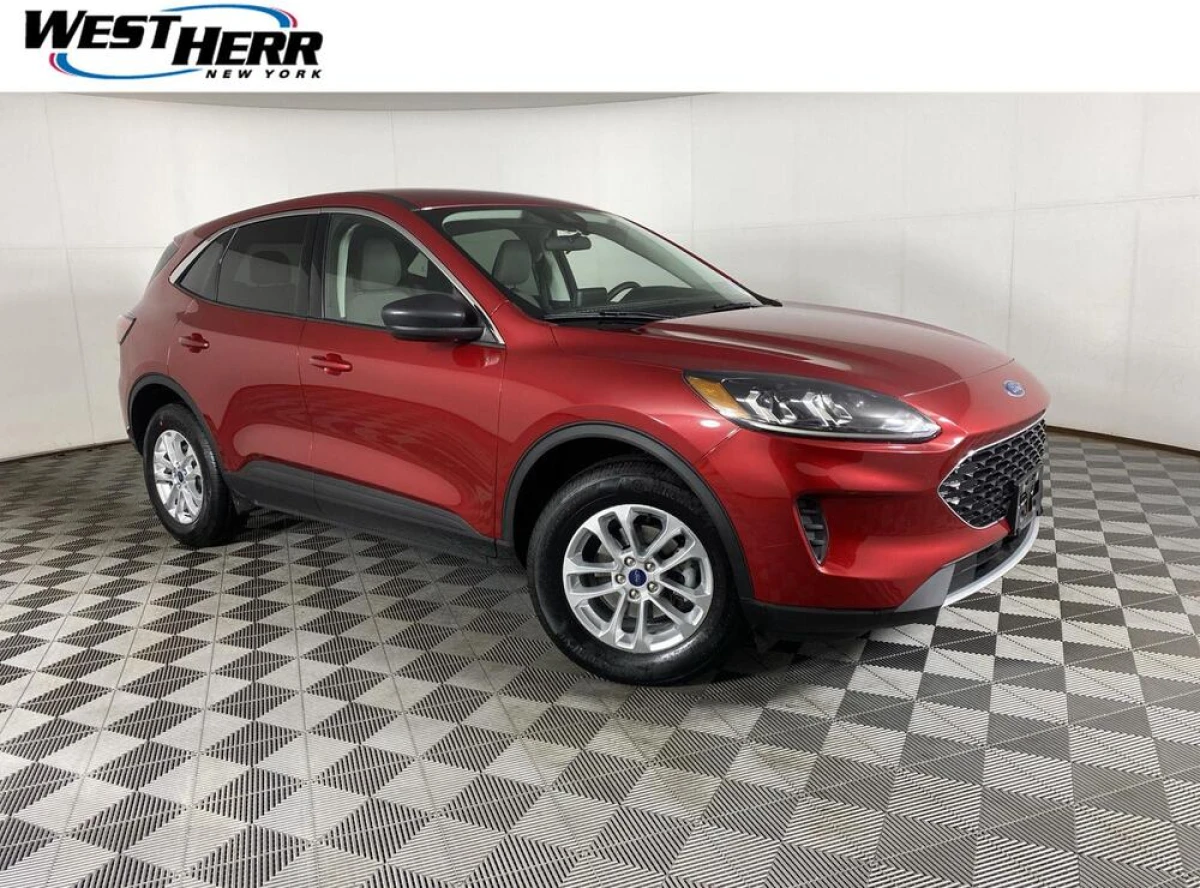 Pre-Owned 2022 Ford Escape SE