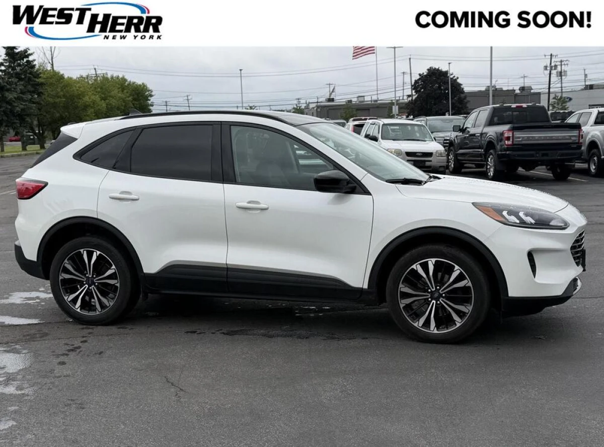Pre-Owned 2022 Ford Escape SE