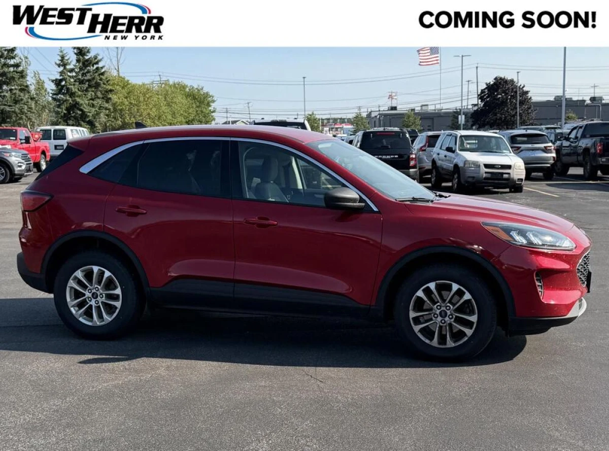 Pre-Owned 2022 Ford Escape