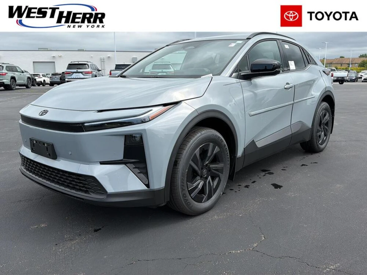New 2026 Toyota C-HR SE