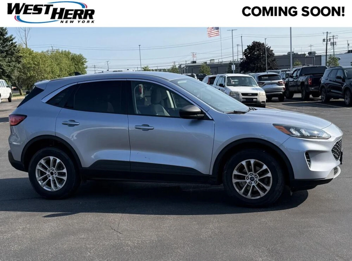 Pre-Owned 2022 Ford Escape SE