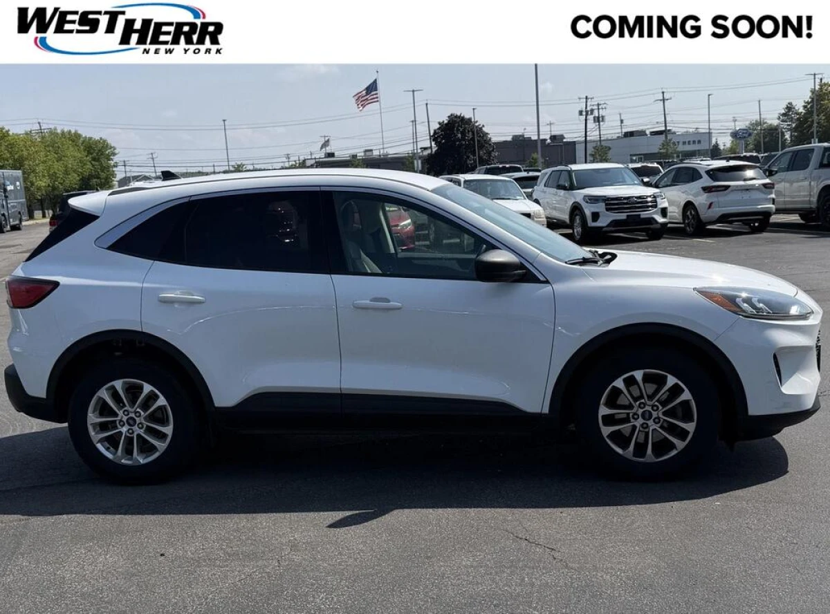 Pre-Owned 2022 Ford Escape