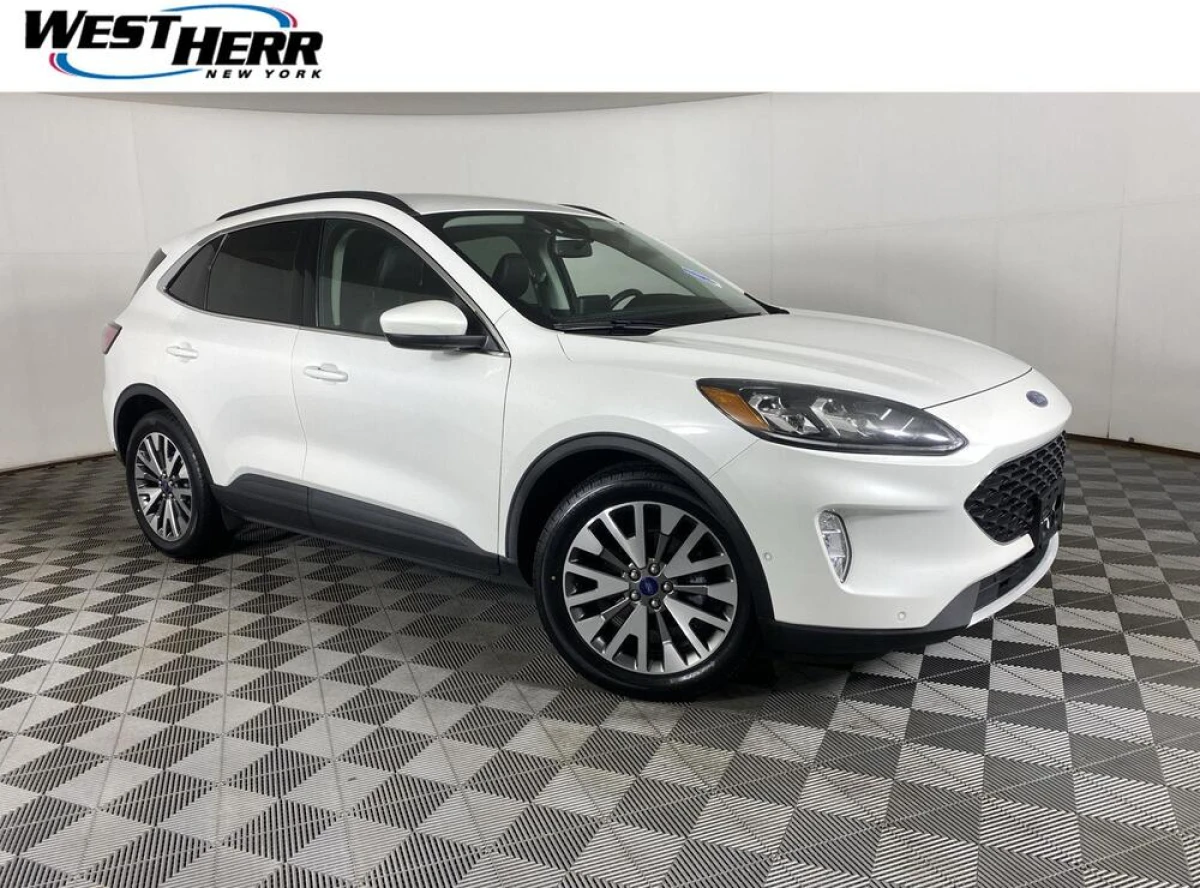 Pre-Owned 2021 Ford Escape Hybrid Titanium