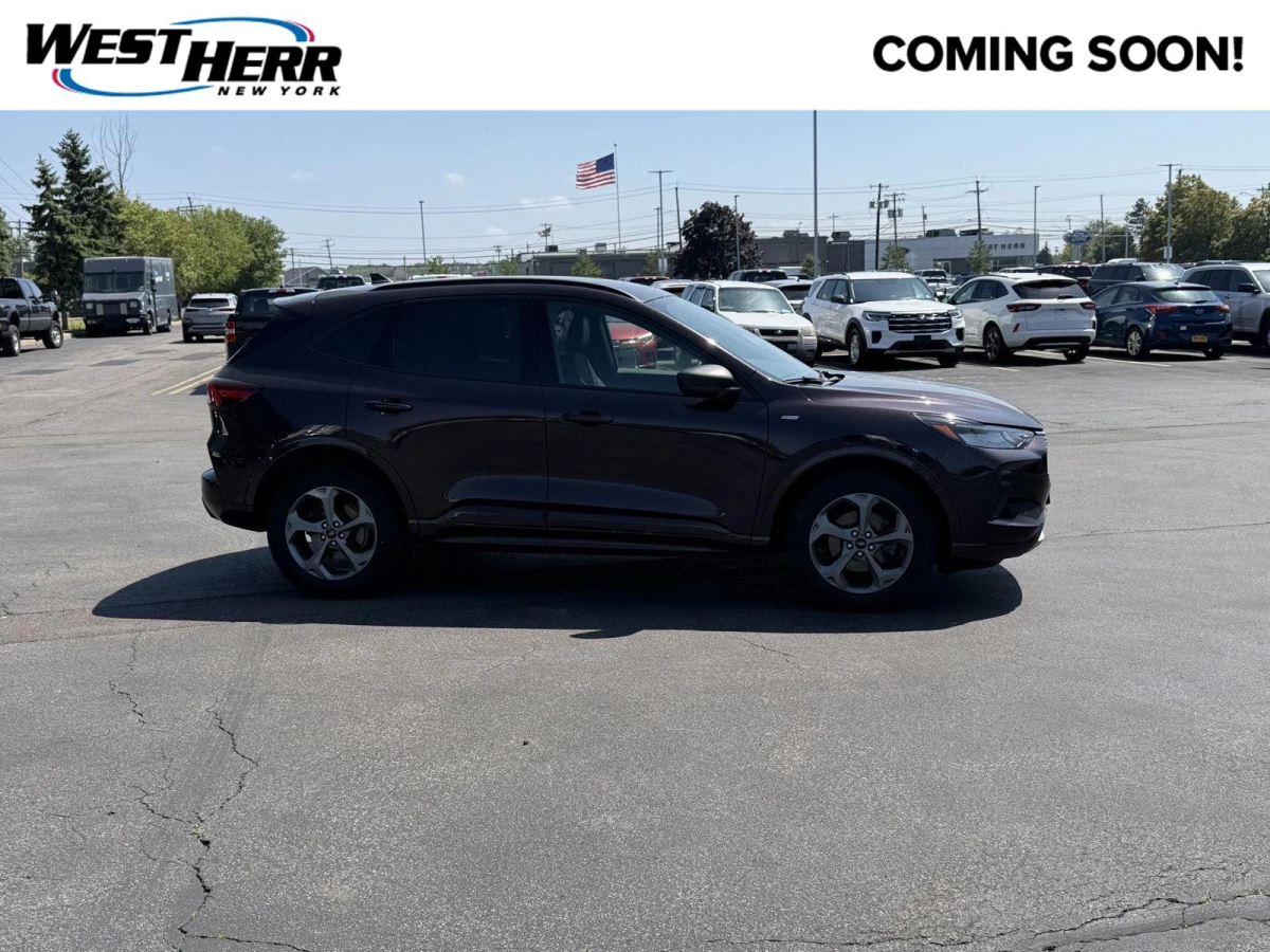 Pre-Owned 2023 Ford Escape ST-Line