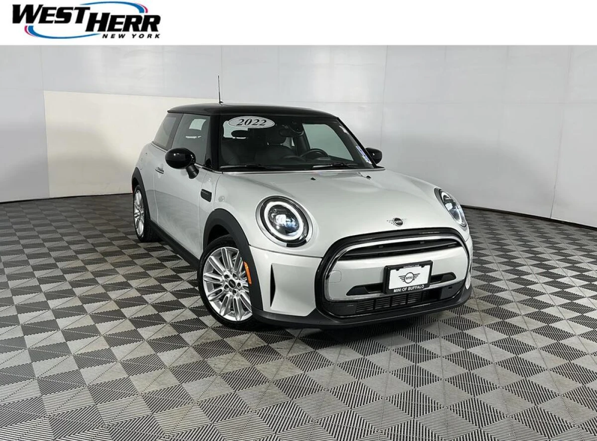 Pre-Owned 2022 MINI Hardtop 2 Door Oxford Edition