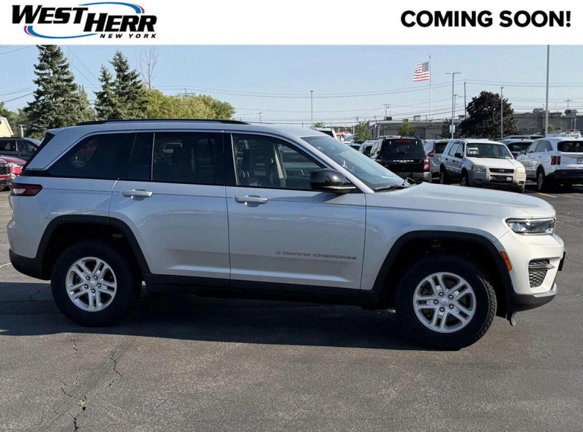 Pre-Owned 2023 Jeep Grand Cherokee Laredo