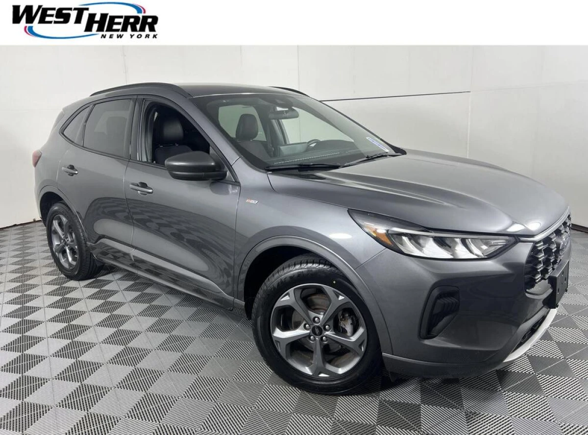 Pre-Owned 2023 Ford Escape ST-Line