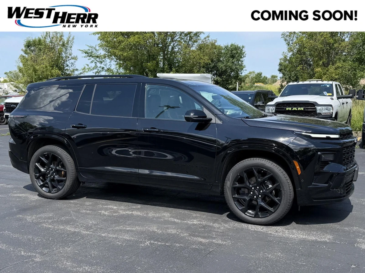 Pre-Owned 2024 Chevrolet Traverse AWD RS