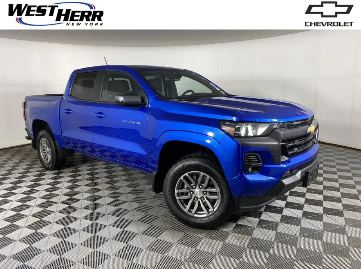 Pre-Owned 2023 Chevrolet Colorado 4WD LT