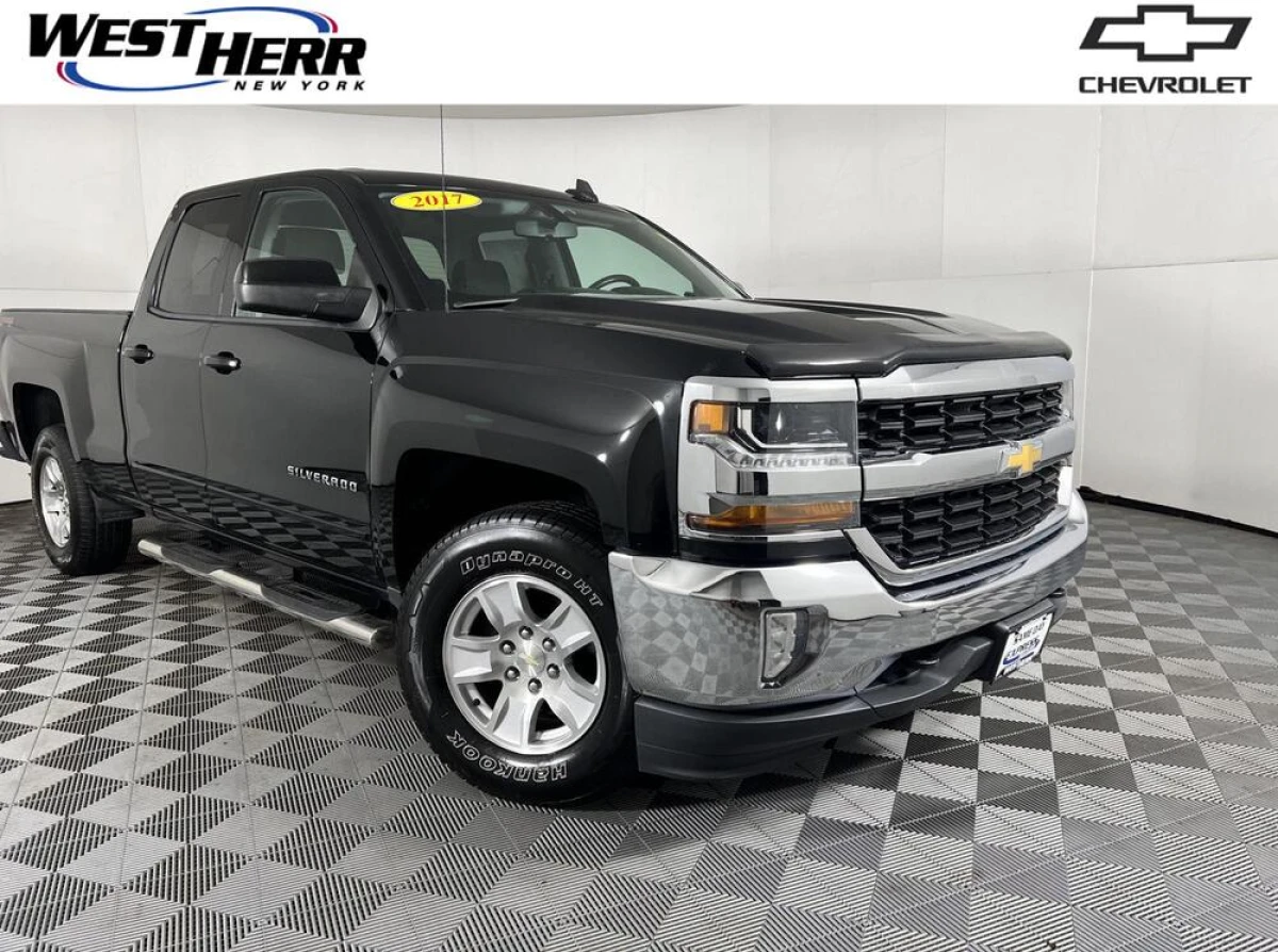 Pre-Owned 2017 Chevrolet Silverado 1500 LT