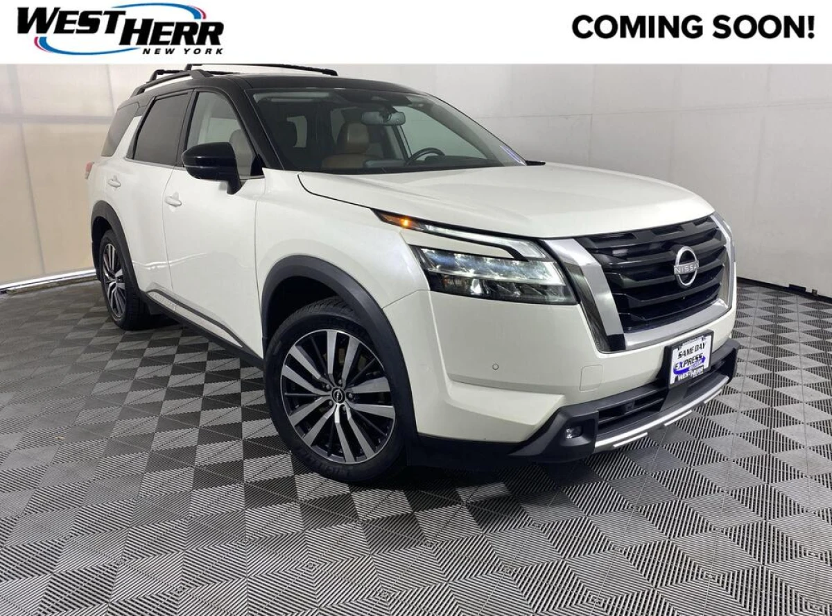 Pre-Owned 2022 Nissan Pathfinder Platinum