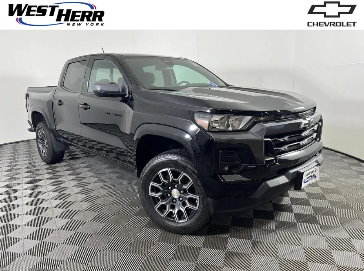 Pre-Owned 2023 Chevrolet Colorado 4WD LT