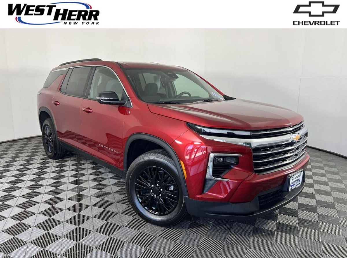 Pre-Owned 2025 Chevrolet Traverse AWD LT