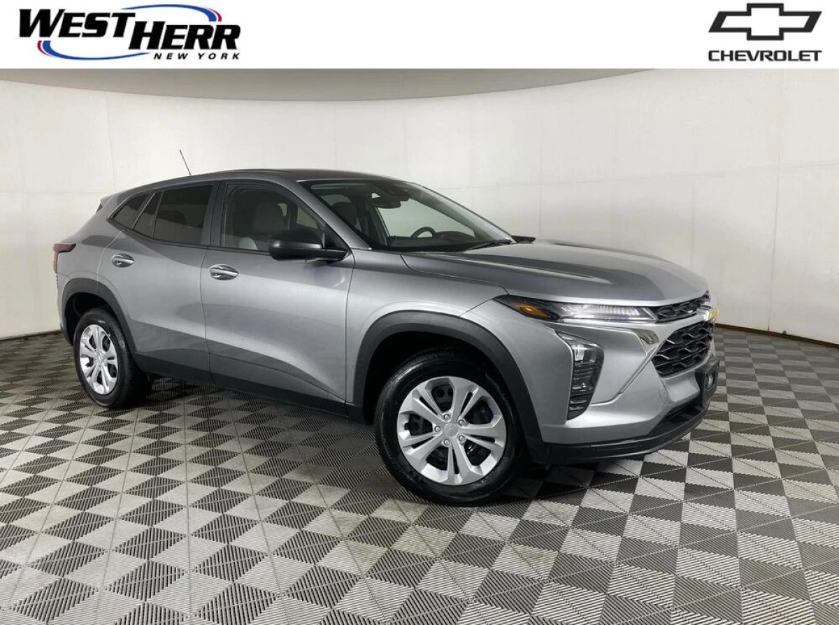 Pre-Owned 2024 Chevrolet Trax LS
