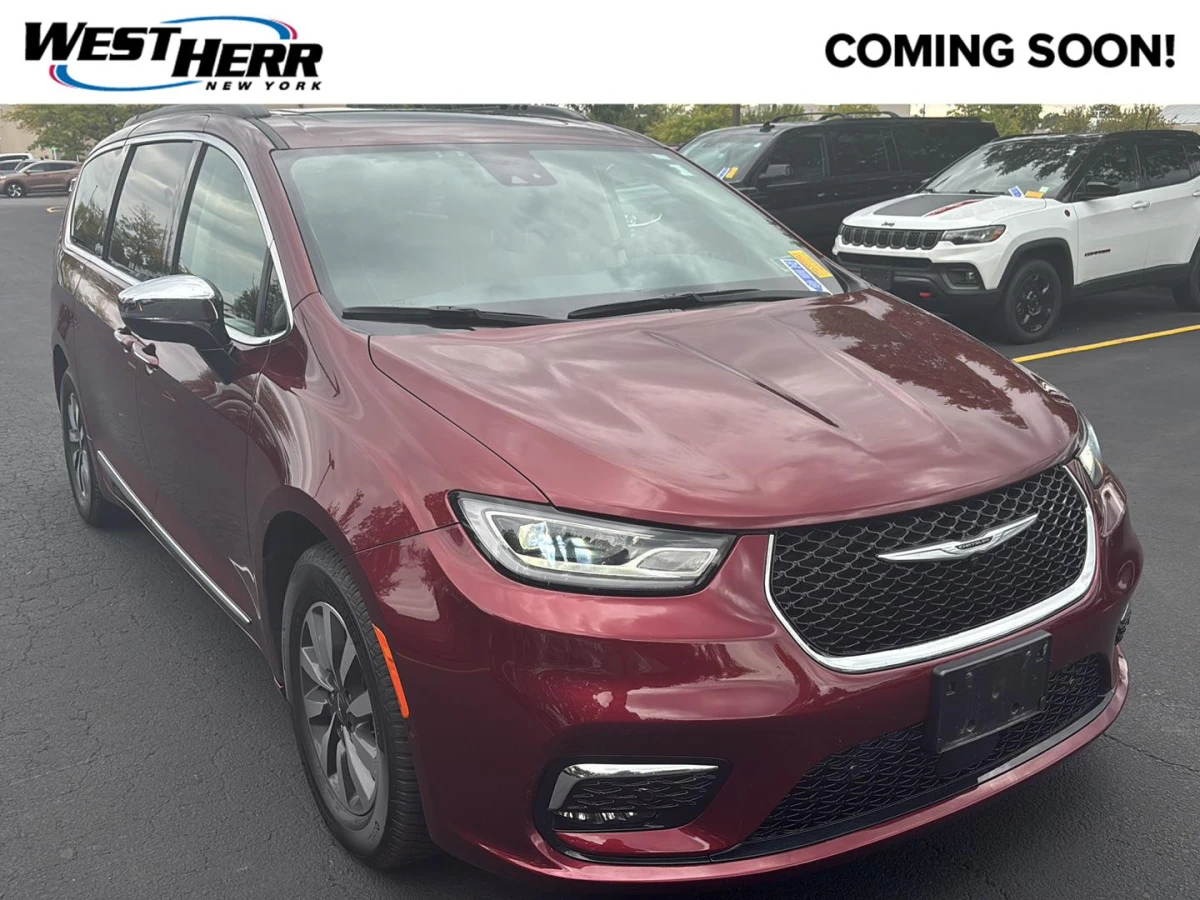 Pre-Owned 2023 Chrysler Pacifica Hybrid Limited