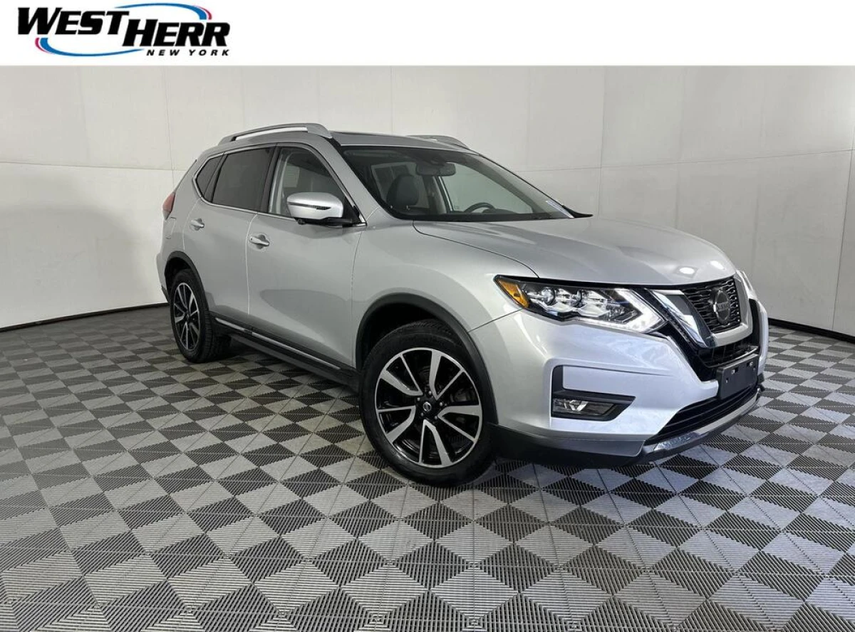 Pre-Owned 2019 Nissan Rogue SL