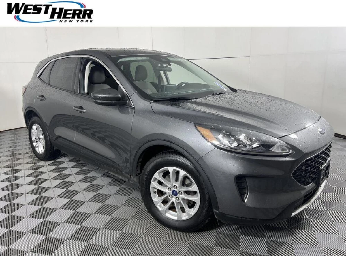 Pre-Owned 2022 Ford Escape SE