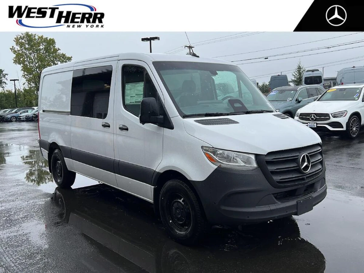 New 2026 Mercedes-Benz Sprinter 2500 Crew Van 144” Standard Roof 4cyl HO