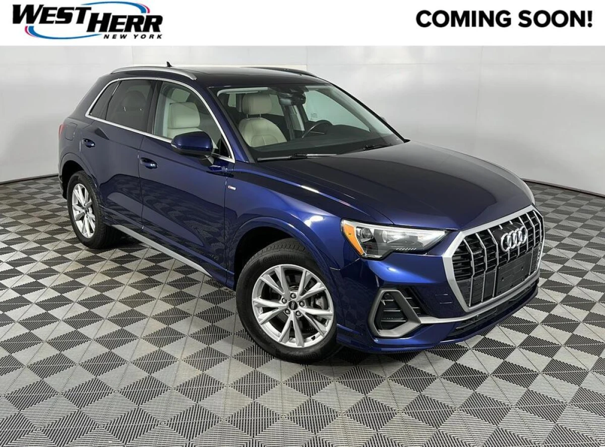 Pre-Owned 2022 Audi Q3 Premium