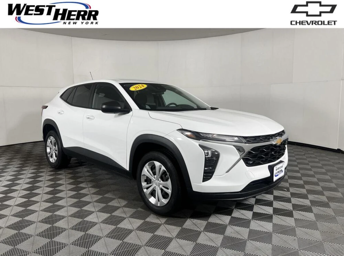 Pre-Owned 2024 Chevrolet Trax LS