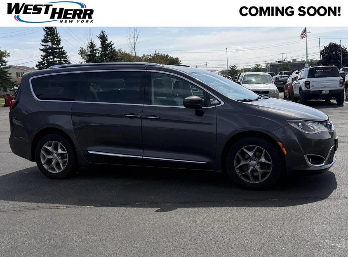 Pre-Owned 2017 Chrysler Pacifica Touring-L Plus