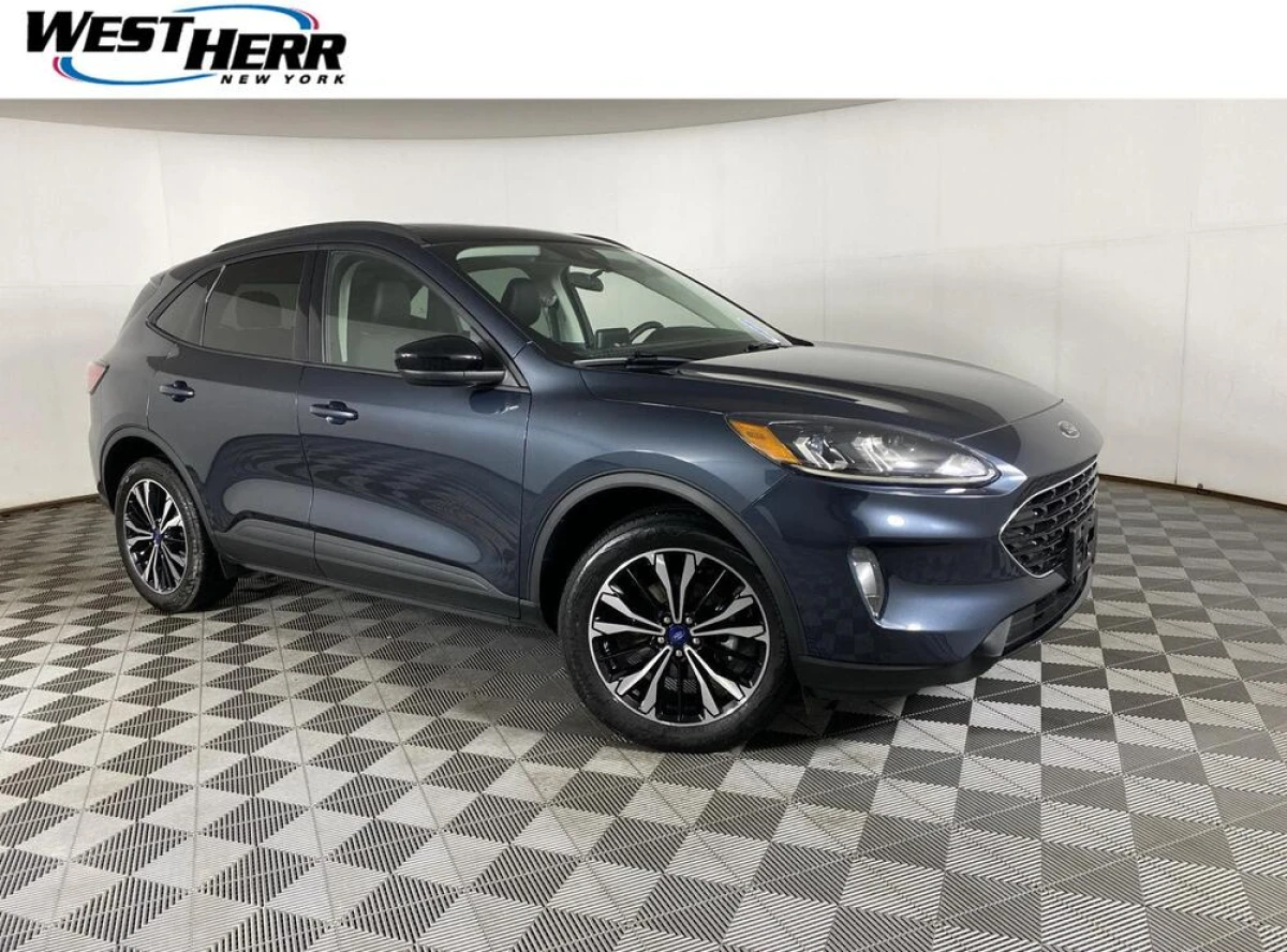 Pre-Owned 2022 Ford Escape SEL
