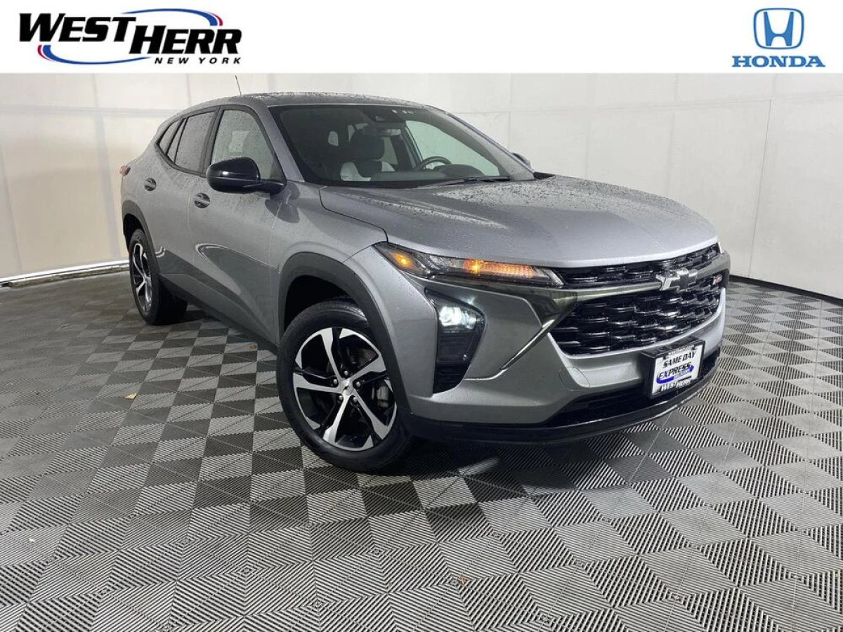 Pre-Owned 2024 Chevrolet Trax 1RS