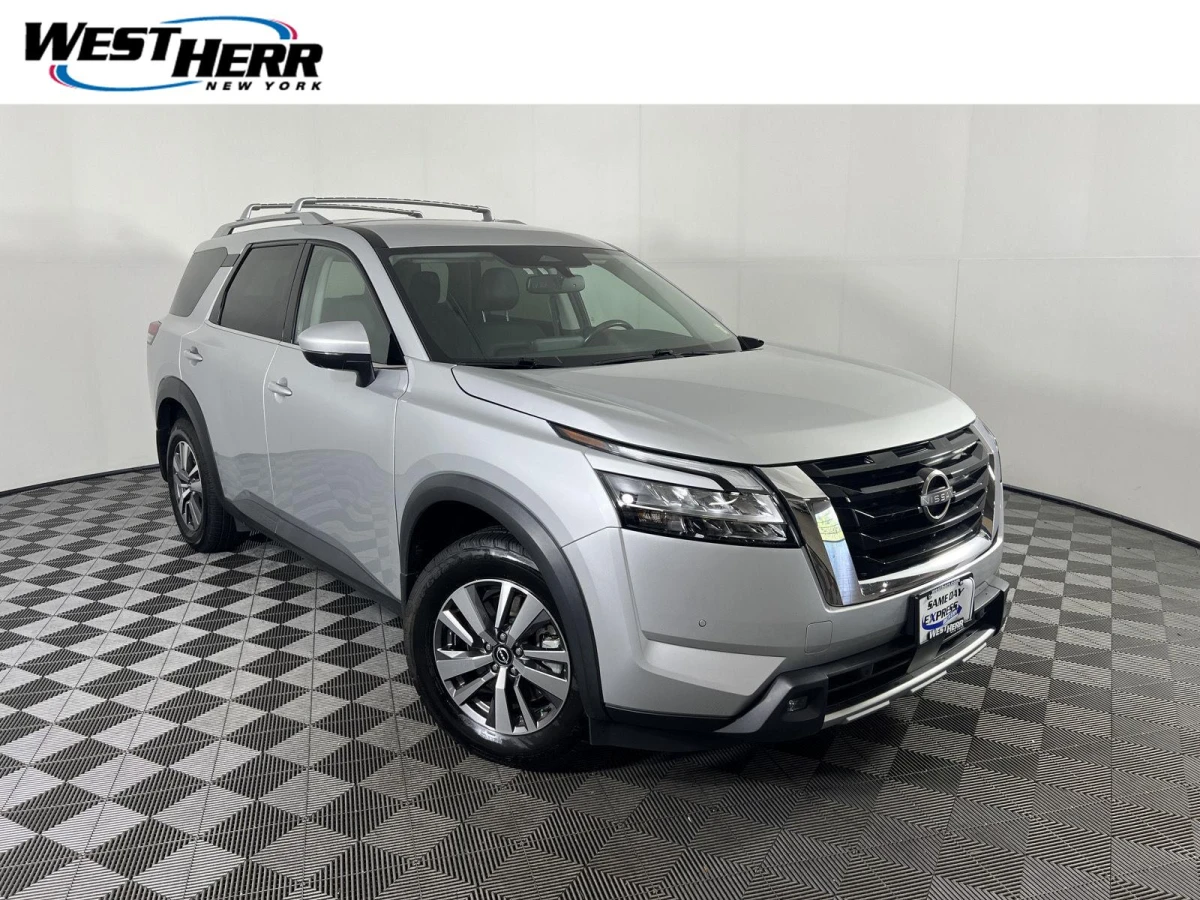 Pre-Owned 2022 Nissan Pathfinder SL