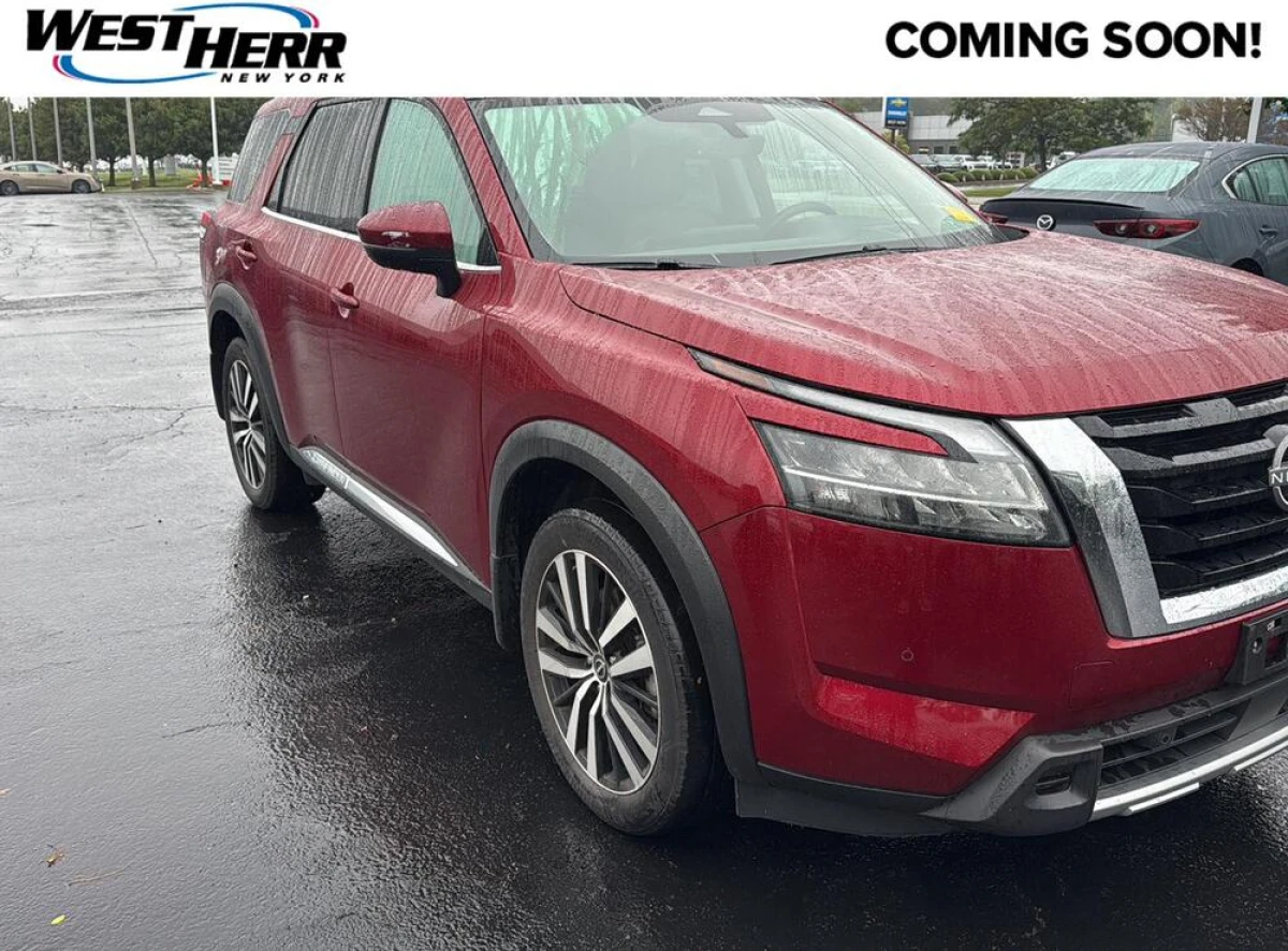 Pre-Owned 2024 Nissan Pathfinder Platinum