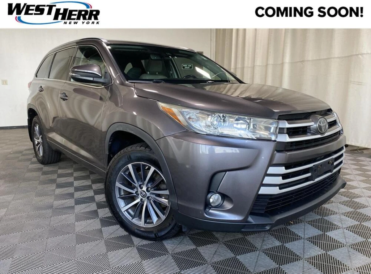 Pre-Owned 2018 Toyota Highlander XLE