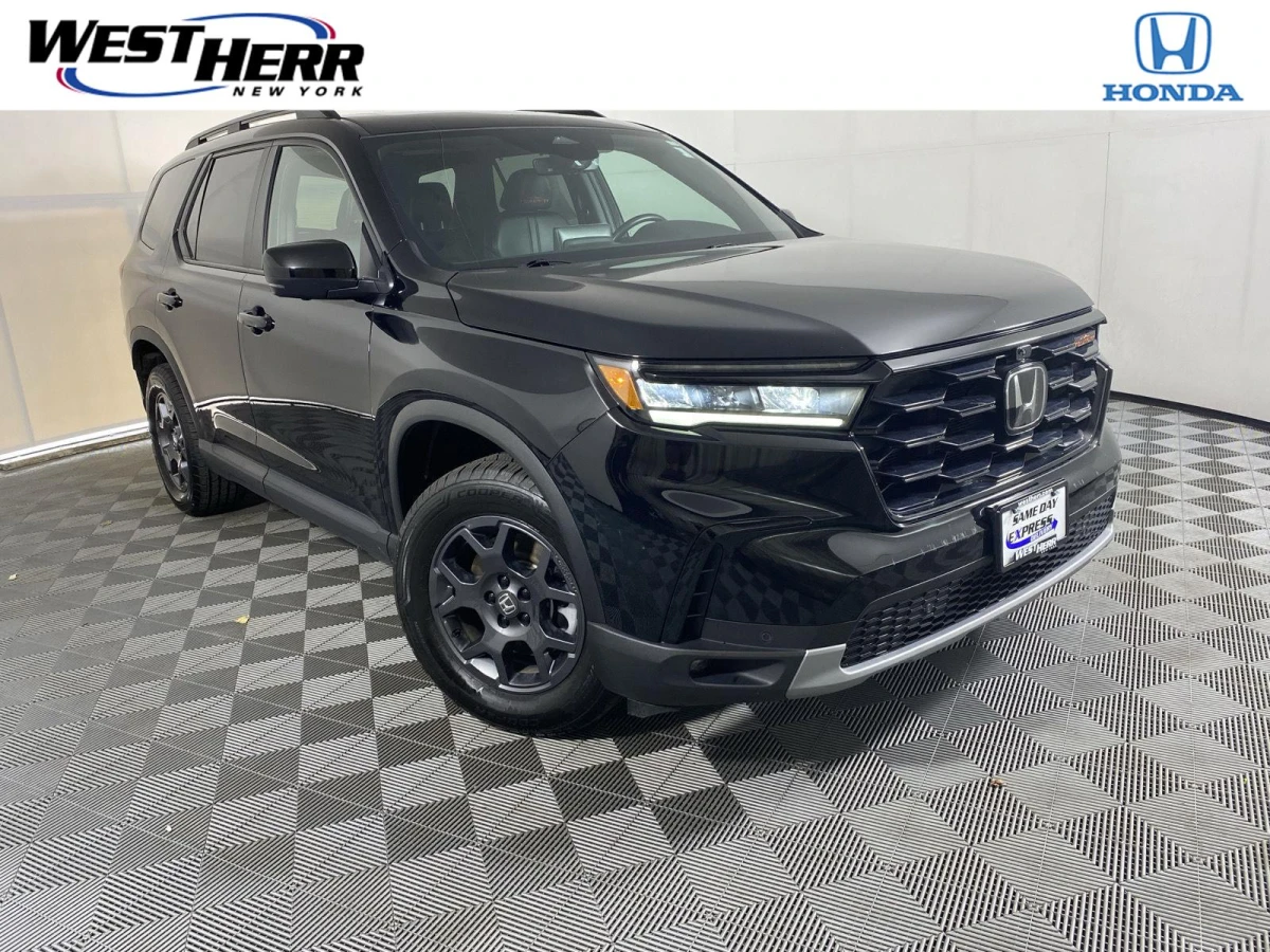 Pre-Owned 2024 Honda Pilot TrailSport
