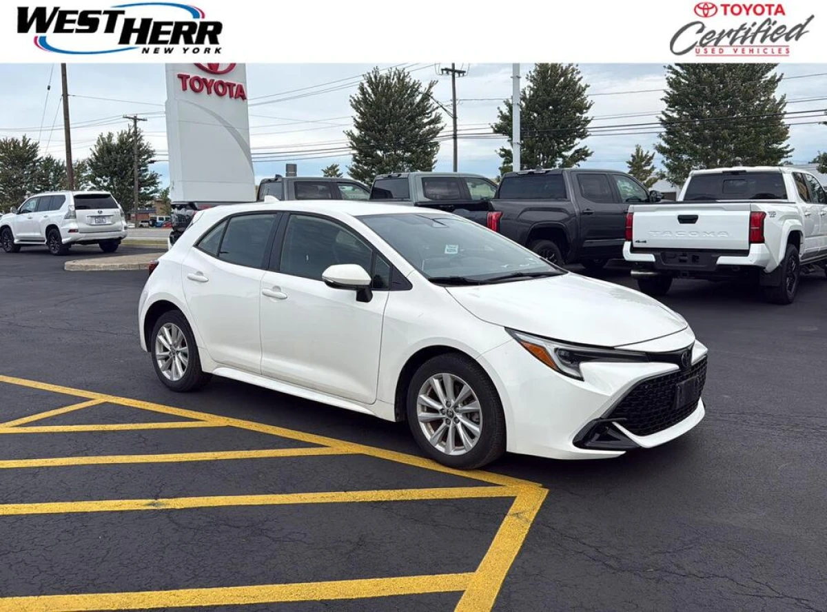 Certified Pre-Owned 2023 Toyota Corolla Hatchback SE