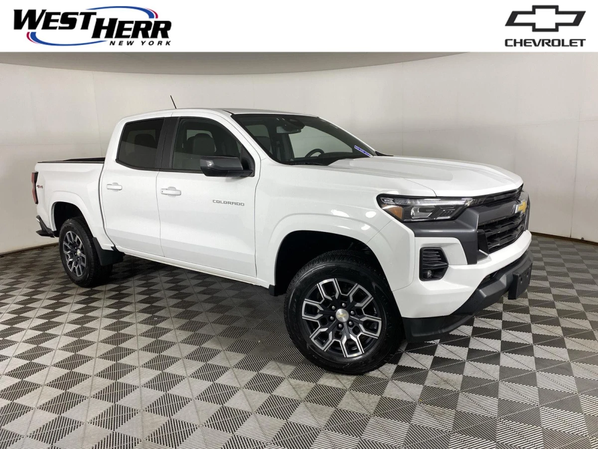 Pre-Owned 2023 Chevrolet Colorado 4WD LT