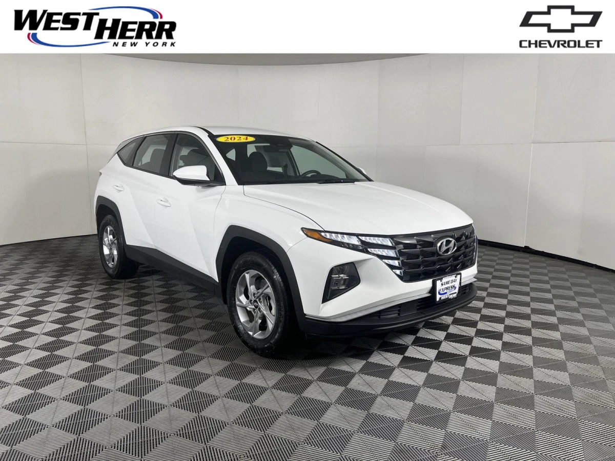 Pre-Owned 2024 Hyundai Tucson SE