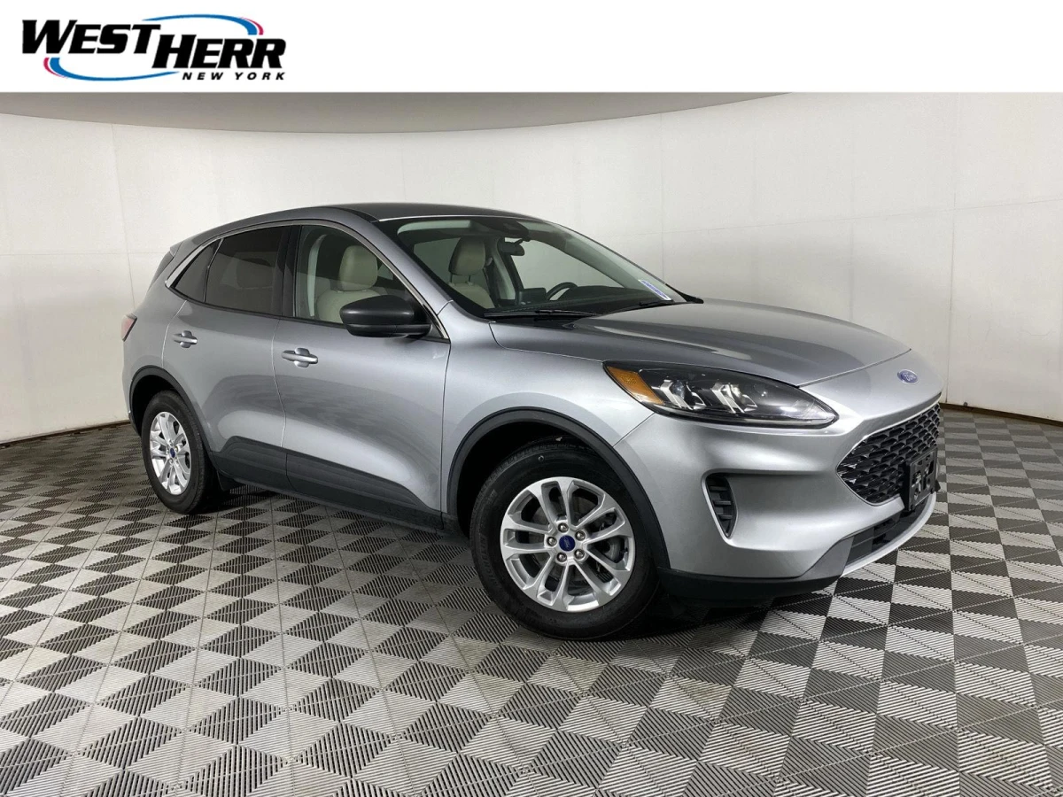 Pre-Owned 2022 Ford Escape SE