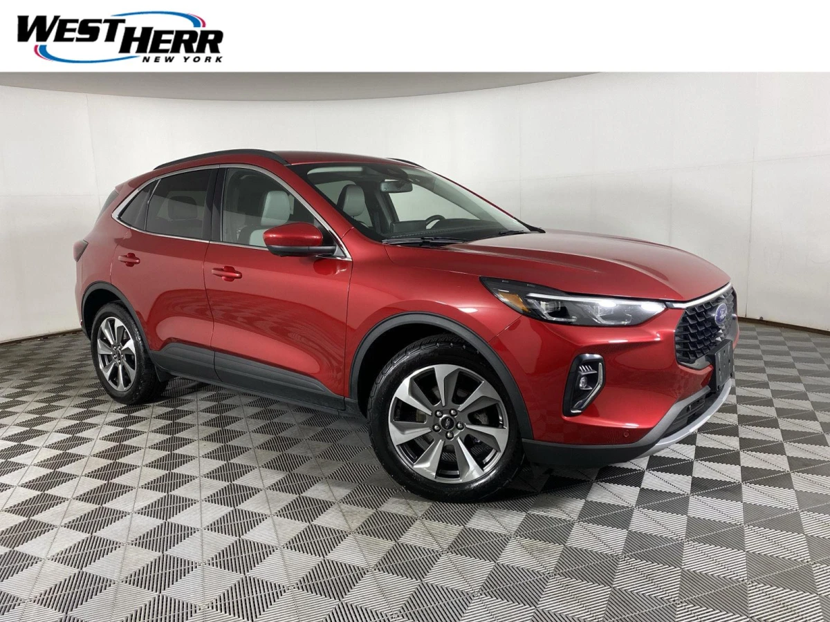 Pre-Owned 2023 Ford Escape Platinum