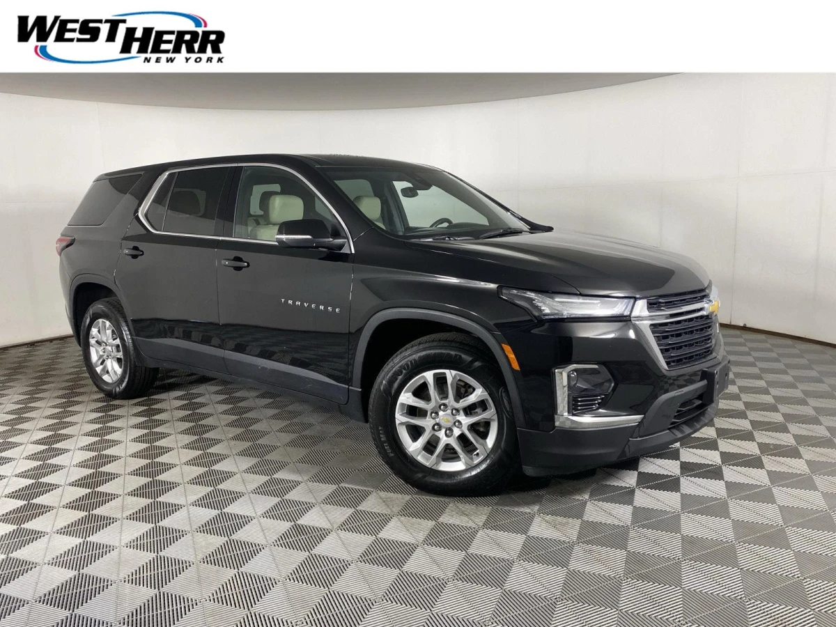 Pre-Owned 2023 Chevrolet Traverse LS