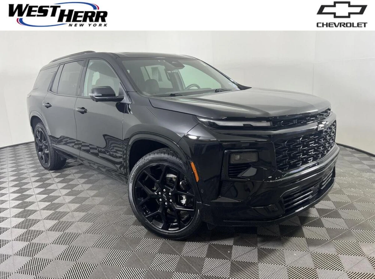 Pre-Owned 2024 Chevrolet Traverse AWD RS