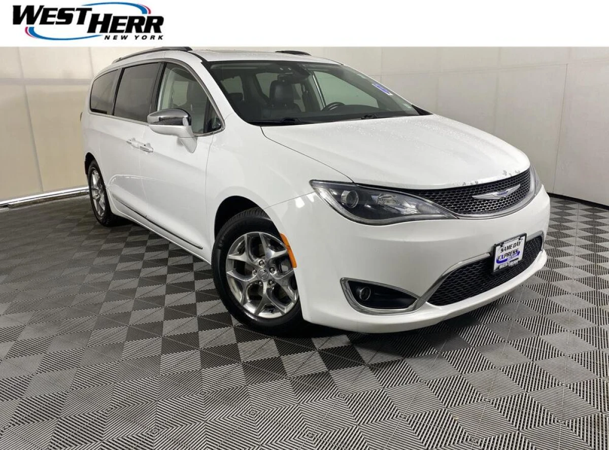Pre-Owned 2019 Chrysler Pacifica Limited